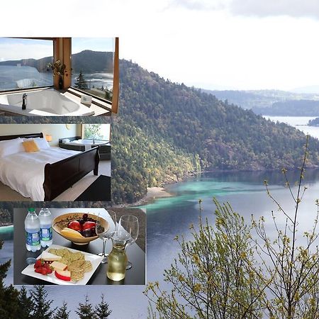 Moon Water Lodge Malahat Exteriör bild